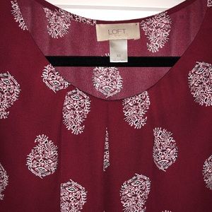 Ann Taylor LOFT maroon/white lightweight shell